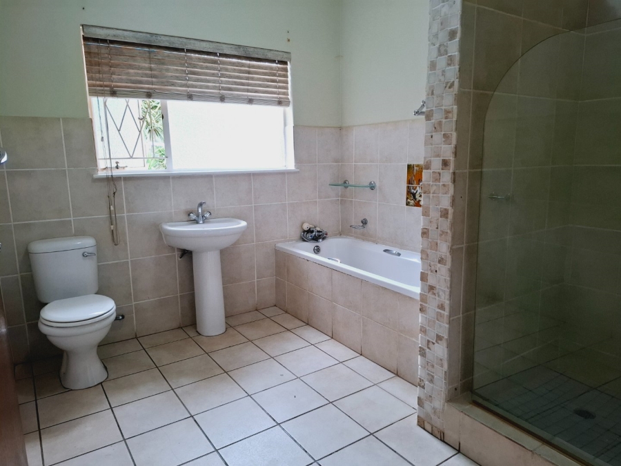 5 Bedroom Property for Sale in Fichardt Park Free State